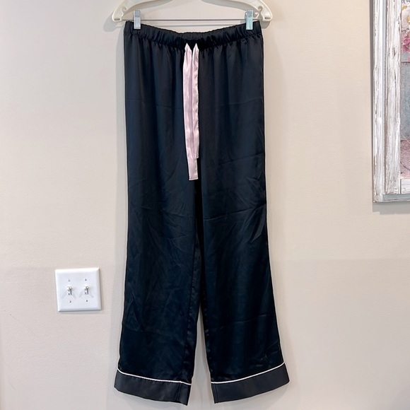 🔥Victoria’s Secret Black Pajama Set with Pink Accents🔥 - Picture 3 of 11